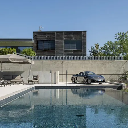 Alter מלון Barge